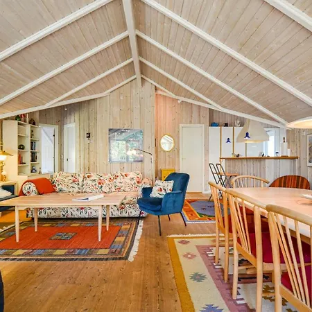 Gorgeous In Glesborg With Kitchen *